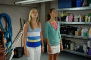 Emma (Claire Holt, li.) und Cleo (Phoebe Tonkin, re.) sind von Charlotte in den Keller gesperrt worden. Plötzlich hören sie Wasser rauschen... Emma (Claire Holt, li.) und Cleo (Phoebe Tonkin, re.) sind von Charlotte in den Keller gesperrt worden. Plötzlich hören sie Wasser rauschen...