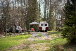 Impression vom Campingplatzgel&auml;nde "Anderswo Camp" im Bayerischen Wald.