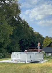 In ihrem zweiten Dokumentarfilm macht sich die Filmemacherin Katrin Schl&ouml;sser auf ins S&uuml;dburgenland, um dort einen Film mit M&auml;nnern zu drehen. Sie m&ouml;chte herausfinden, wie sie denken und handeln, was sie antreibt und auch, wie sie selbst auf M&auml;nner zugeht, welche Erwartungen sie ihnen zuschreibt.