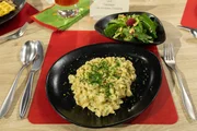 Tagesmotto "Leibgericht": Allg&auml;uer K&auml;sspatzen und Feldsalat mit Himbeer-Dressing von Daniel Schmidt