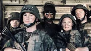 Bei einer großen Militärübung bahnen sich Van, PH, Soukka und Forsbacka unter der Führung von Sergeant Parikka erneut ihren Weg durch die finnische Wildnis. Doch Vans Entdeckung droht, die gesamte Mission zu gefährden. Bei einer großen Militärübung bahnen sich Van, PH, Soukka und Forsbacka unter der Führung von Sergeant Parikka erneut ihren Weg durch die finnische Wildnis. Doch Vans Entdeckung droht, die gesamte Mission zu gefährden.