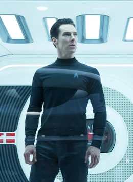 John Harrison (Benedict Cumberbatch) hat einen Terroranschlag auf ein Waffenlabor der Sternenflotte in London ver&uuml;bt hat.