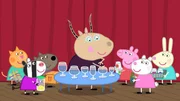 Heute sind Peppa und ihre Freunde in der Spielgruppe und Madame Gazelle (mi.) will mit ihnen musizieren. Aber sie spielen nicht mit normalen Insrumenten, sondern m&uuml;ssen ihre eigenen Instrumente bauen. Madame Gazelle sammelt allen m&ouml;glichen Krimskrams und zeigt den Kindern wie man diesen f&uuml;r den Instrumentenbau verwenden kann. Am Ende des Tages spielen die Kinder ein ganz besonderes Konzert f&uuml;r ihre Eltern.