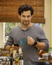 Dr. Andrew DeLuca (Giacomo Gianniotti) Dr. Andrew DeLuca (Giacomo Gianniotti)