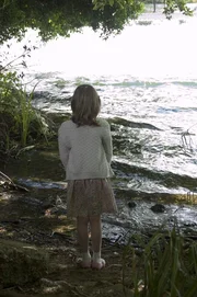 Faith Alexander als Kind (Mae Wright). Faith Alexander als Kind (Mae Wright).