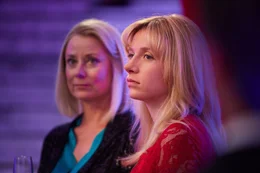 Inka Friedrich (Heidi Graf), Lena Klenke (Steffi Graf).