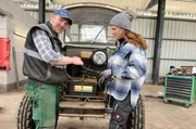 Jennifer und Sven Ole Johansson mussten viele ihrer Maschinen, die beim Brand Schaden abbekommen haben in die Werkstatt geben oder selbst reparieren.