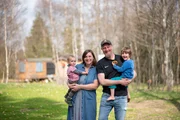 Steffen und Julia Lorenz leben mit ihren Kindern Noah und Luca auf ihrem Campingplatz "Anderswo Camp" im Bayerischen Wald, Finsterau/ Mauth and der tschechischen Grenze.