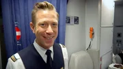 Der Purser Dominik D&uuml;ring auf dem Frankfurter Flughafen.
