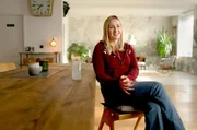 Die Youtuberin, Autorin und Podcasterin Alicia Joe vergleicht das Smartphone mit einem Messer: ein Werkzeug mit dem man tolle Gerichte zubereiten, sich im schlimmsten Fall aber auch verletzen kann. Die Youtuberin, Autorin und Podcasterin Alicia Joe vergleicht das Smartphone mit einem Messer: ein Werkzeug mit dem man tolle Gerichte zubereiten, sich im schlimmsten Fall aber auch verletzen kann.