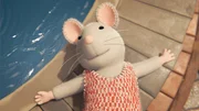 Julia ist glücklich im Mäusehaus und möchte nicht wieder von hier fortziehen. Julia ist glücklich im Mäusehaus und möchte nicht wieder von hier fortziehen.