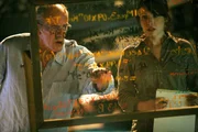 Der Wissenschaftler Dr. Daniel Lehman (Christopher Lloyd) und seine Kollegin Imogene O&acute;Neill (Marla Sokoloff) berechnen in einem mexikanischen Observatorium die Flugbahn des Asteroiden.