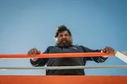 Charlie (Hovik Keuchkerian)