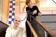 Die Hamburger Brüder Christoph und Florin Schmidt sind als Künstler-Duo ChristophFlorin oder auch LowBros bekannt. Sie sind mit digitaler Technologie aufgewachsen und erheben sie zur Kunstform. Die Hamburger Brüder Christoph und Florin Schmidt sind als Künstler-Duo ChristophFlorin oder auch LowBros bekannt. Sie sind mit digitaler Technologie aufgewachsen und erheben sie zur Kunstform.