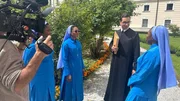 Frater Benedikt mit den drei nigerianischen Schwestern, die seit J&auml;nner 2024 im Stift Admont leben.