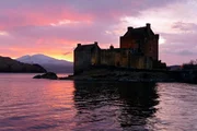 Es kann nur eines geben: Das Eilean Donan Castle diente schon als Kulisse f&uuml;r den Film "Highlander".