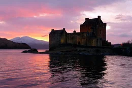 Es kann nur eines geben: Das Eilean Donan Castle diente schon als Kulisse f&uuml;r den Film "Highlander".