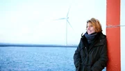 Bettina B&ouml;ttinger in ihrer zweiten Heimat: in Zeeland/NL im Windpark der Oosterscheldem&uuml;ndung.