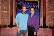 Treten bei "Wer wei&szlig; denn sowas?" als Kandidat:innen gegeneinander an: Der S&auml;nger Malik Harris (l.) und die S&auml;ngerin Stefanie Heinzmann (r.).