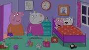 W&auml;hrend Mama Wutz (li.) und Frau Locke (2.v.li.) ausgehen, freuen sich Peppa (2.v.re.) und Luzie (re.) &uuml;ber ihre &Uuml;bernachtungsparty und gr&uuml;beln aufgeregt dar&uuml;ber, was sie wohl machen werden wenn sie erwachsen sind. Welche Autos sie fahren werden, wie viele verschiedene Jobs sie haben und ob sie eigene Familien gr&uuml;nden werden.