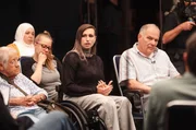HESSISCHER RUNDFUNK Was Deutschland verbindet Caren (M), 34 Jahre, aus Baden-Württemberg, Teilnehmerin bei der ARD-Dialogaktion "Was Deutschland verbindet" im Gespräch. HESSISCHER RUNDFUNK Was Deutschland verbindet Caren (M), 34 Jahre, aus Baden-Württemberg, Teilnehmerin bei der ARD-Dialogaktion "Was Deutschland verbindet" im Gespräch.