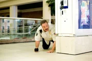 &Uuml;bereifrig nimmt Paul (Kevin James) in einem Kaufhaus seinen Dienst auf - bis sein gro&szlig;er Tag kommt: Gangster &uuml;berfallen das Kaufhaus und nehmen Geiseln ...