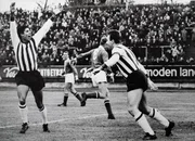 Fr&uuml;h blitzt Helmut K&ouml;glbergers fu&szlig;ballerisches Talent durch. 1964 geht &bdquo;Heli&ldquo; zum LASK Linz.