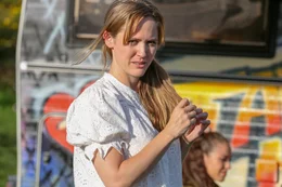 Jana Skoff (Emily Cox)