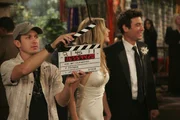 Bei den Dreharbeiten zu "How I Met Your Mother" ...