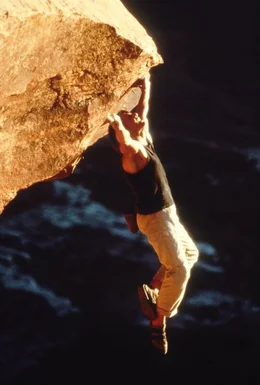W&auml;hrend des Urlaubs, beim Free Climbing in einer 800 Meter hohen Felswand, erreicht Ethan Hunt (Tom Cruise) die Nachricht, dass ein ehemaliger IMF Agent B&ouml;ses plant ...