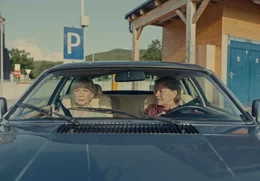 (v.li.): Helene (Christine Ostermayer), Toni (Margarethe Tiesel).
