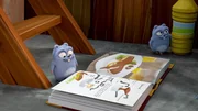 Die Lemminge haben das perfekte Rezept für Schokocreme gefunden. Natürlich hat auch Grizzy großes Interesse and em Rezept und versucht, den Lemmingen das Buch zu stehlen. Die Lemminge haben das perfekte Rezept für Schokocreme gefunden. Natürlich hat auch Grizzy großes Interesse and em Rezept und versucht, den Lemmingen das Buch zu stehlen.