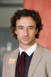 Gunther Gillian (Roland Mertes).