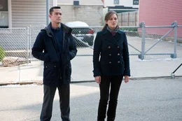 Blake (Joseph Gordon-Levitt) und Miranda (Marion Cotillard) suchen nach einem Weg, die Stadt von "Banes" Herrschaft zu befreien und die Bombe zu entsch&auml;rfen...