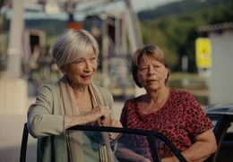 (v.li.): Helene (Christine Ostermayer), Toni (Margarethe Tiesel).
