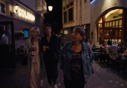 (v.li.): Helene (Christine Ostermayer), Thea (Julia Koschitz), Toni (Margarethe Tiesel)