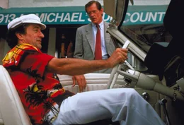 Sam Bowden (Nick Nolte, r.) ist mehr als beunruhigt als der Ex-Knasti Max Cady (Robert De Niro, l.) immer wieder auftaucht und merkw&uuml;rdige Andeutungen macht ...