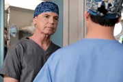 Ist Dr. Bell (Bruce Greenwood) wirklich für den Ausbruch eines Feuers während einer Operation verantwortlich? Ist Dr. Bell (Bruce Greenwood) wirklich für den Ausbruch eines Feuers während einer Operation verantwortlich?