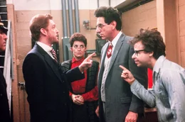 William Atherton (Walter Peck), Annie Potts (Janine Melnitz), Harold Ramis (Dr. Egon Spengler), Rick Moranis (Louis Tully).