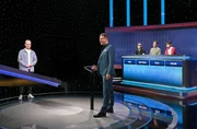 Moderator Alexander Bommes (2.v.l.) mit den Kandidaten: Maximilian Bitz (3.v.r.), Matthias Rohrschneider (MDR Jump) (2.v.r.), Felix Kreutzfeldt (r.), Julian Beimdiecke (Bremen Vier) (l.).