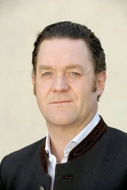 J&uuml;rgen Tonkel (Karl Schretzmayr).
