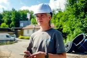 Andrea Münnich ist eine der wenigen Poolbauerinnen Deutschlands. Andrea Münnich ist eine der wenigen Poolbauerinnen Deutschlands.