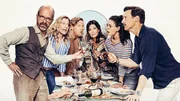 L-R: Stephan Berger (Christoph Maria Herbst), Elisabeth Berger-B&ouml;ttcher (Caroline Peters), Ren&eacute; K&ouml;nig (Justus von Dohn&aacute;nyi), Dorothea K&ouml;nig (Iris Berben), Anna Wittmann (Janina Uhse), Thomas B&ouml;ttcher (Florian David Fitz)