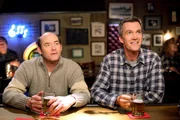 Frankie m&ouml;chte, dass sich Mike mit dem neuen Nachbarn Jeff anfreundet und f&auml;delt geschickt ein Treffen mit Jeff ein.