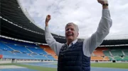 Karl Hohenlohe jubelt im Ernst-Happl-Stadion.