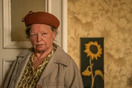 Oma Bertha (Ursula Werner).