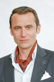 Sven Gerhardt als Carsten Roessler. Sven Gerhardt als Carsten Roessler.