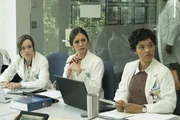 L-R: Courtney (Ellen Page), Marlo (Nina Dobrev) und Sophia (Kiersey Clemons)