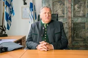 Am Ziel seiner Tr&auml;ume: Girwidz (Michael Brandner) ist B&uuml;rgermeister.
