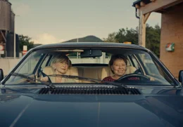 (v.li.): Helene (Christine Ostermayer), Toni (Margarethe Tiesel).